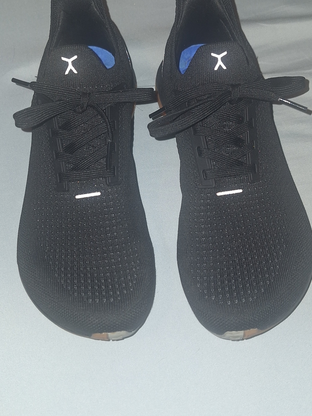 Flux Adapt Sneakers Women's Size 8 Black Gum Sole Knit Barefoot Trainers
